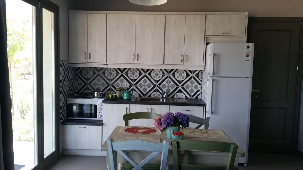 Thea Houses Milina Zewnętrze zdjęcie